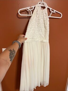 David’s Bridal Ivory Lace Halter Wedding Dress Size 12 | Bridal Shower Getaway
